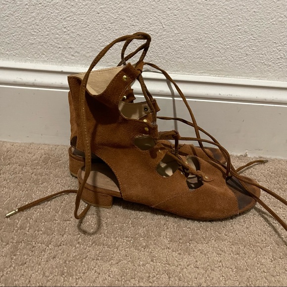 Lace up Gladiator-style sandals - Picture 2 of 2